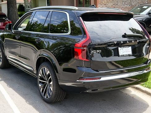 New 2026 Volvo XC90 T8 Plus w/ Protection Package Premier AWD/4WD image 7