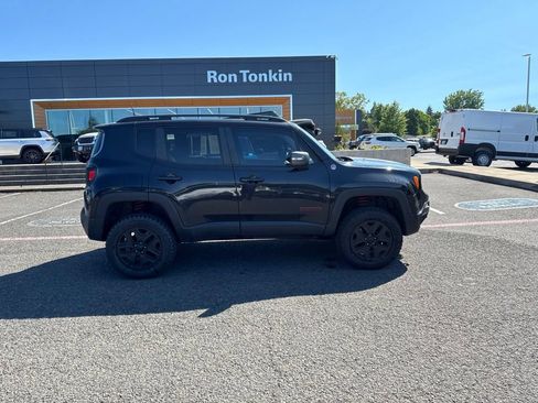 Used 2018 Jeep Renegade Trailhawk AWD/4WD image 11