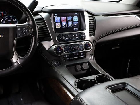 Used 2019 Chevrolet Tahoe LT w/ LT Signature Package image 16