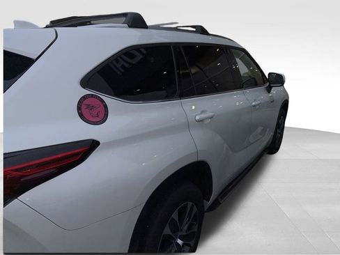 Used 2021 Toyota Highlander XLE image 8