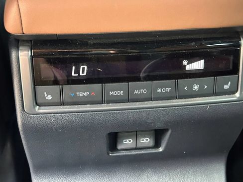 Used 2024 Lexus GX 550 w/ Accessory Package (Z1) AWD/4WD image 27