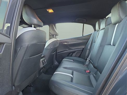 Used 2025 Toyota Camry SE image 16