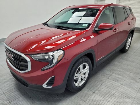 Used 2020 GMC Terrain SLE FWD image 2