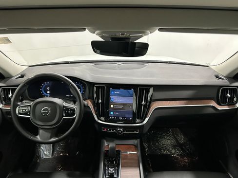 Used 2024 Volvo S60 B5 Plus image 11