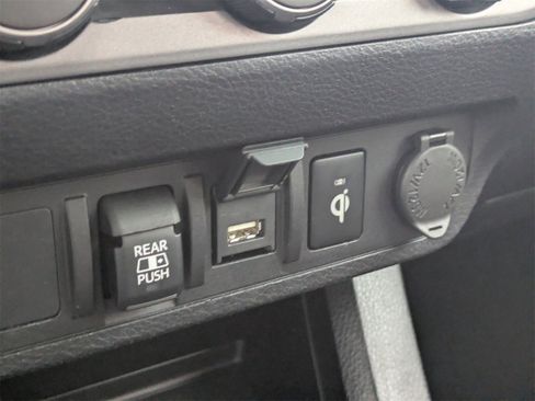 Used 2020 Toyota Tacoma TRD Sport w/ Phone Cable & Charge Package image 23