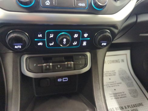 Used 2023 GMC Acadia SLE w/ Driver Convenience Package image 19