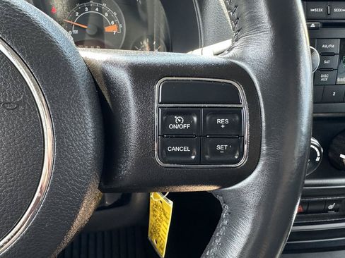 Used 2017 Jeep Patriot Latitude AWD/4WD image 49