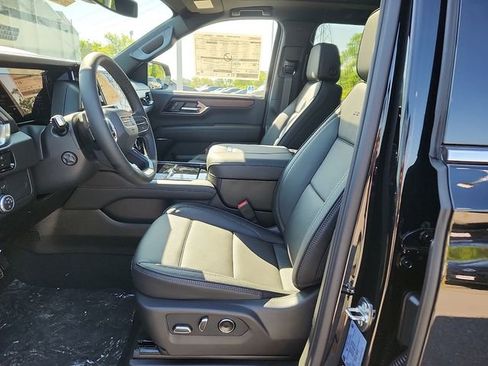New 2026 GMC Yukon XL Denali AWD/4WD image 9