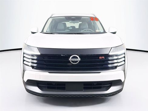 Used 2025 Nissan Kicks SR w/ SR Premium Package AWD/4WD image 6