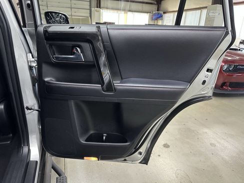 Used 2019 Toyota 4Runner TRD Off-Road Premium image 14