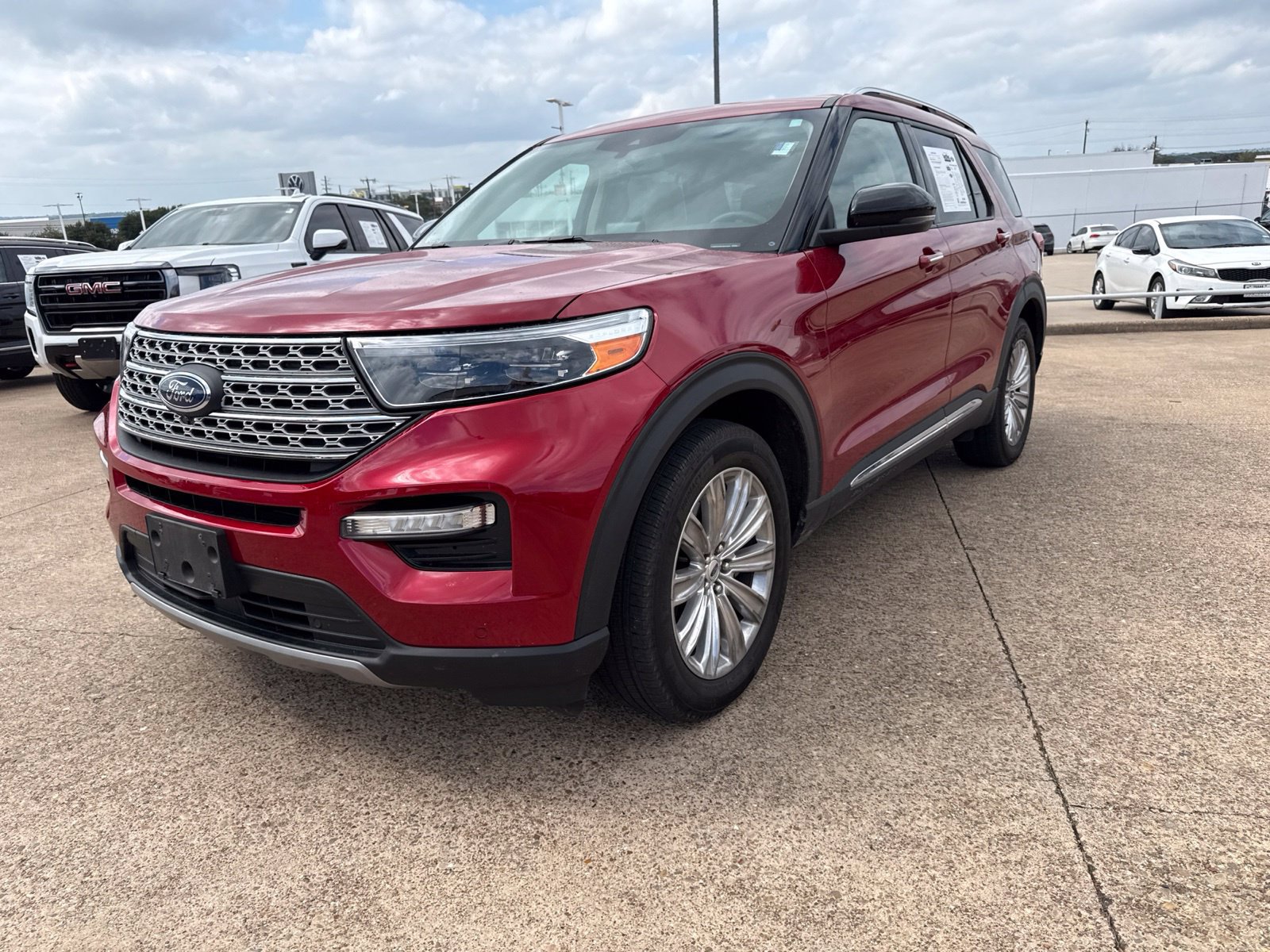 Used 2023 Ford Explorer Limited w/ Limited Technology Package RWD image 3