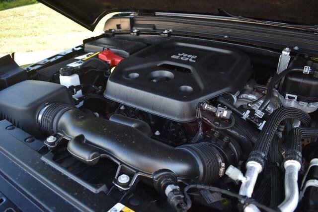 Used 2023 Jeep Wrangler Unlimited Sahara AWD/4WD image 39