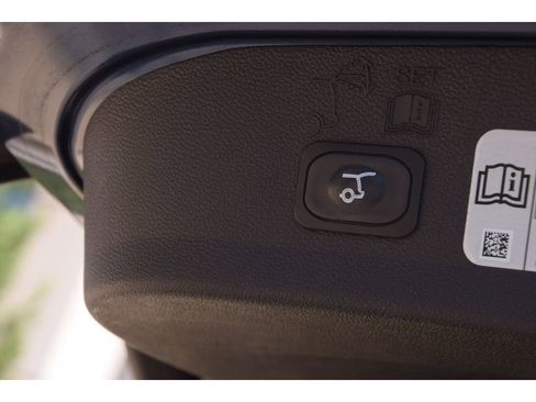 Used 2018 Ford Escape Titanium FWD image 24