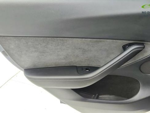 Used 2023 Tesla Model Y Performance image 31