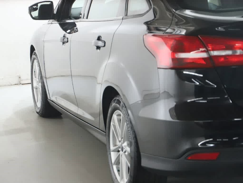 Used 2017 Ford Focus SE FWD image 38