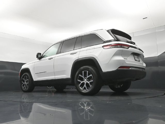 Certified 2025 Jeep Grand Cherokee Limited AWD/4WD image 22