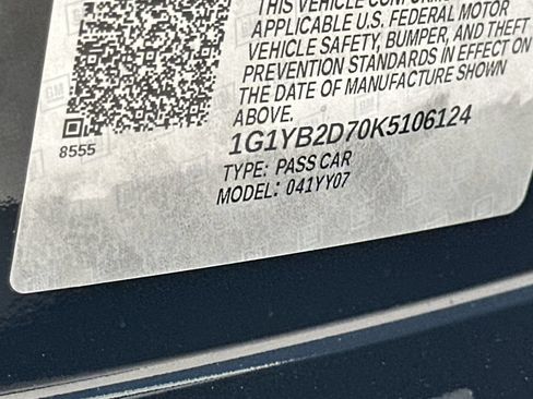 Used 2019 Chevrolet Corvette Stingray Coupe w/ Carbon Flash Badge Package RWD image 24