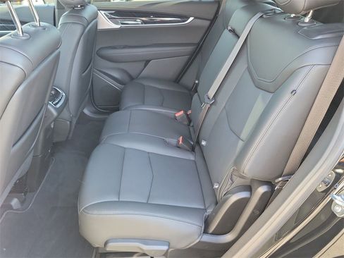 Used 2025 Cadillac XT6 Premium Luxury w/ Technology Package image 25