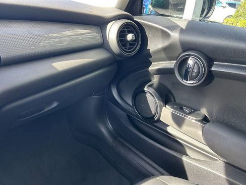 Used 2020 MINI Cooper 2-Door Hardtop image 17