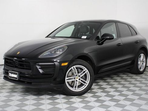 Certified 2025 Porsche Macan image 1