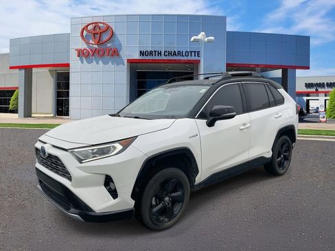 Used 2019 Toyota RAV4 XSE image 4