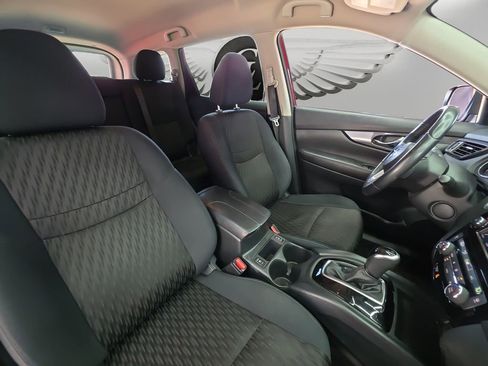 Used 2018 Nissan Rogue SV image 23