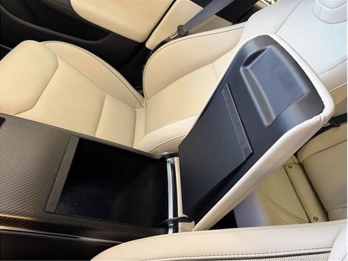 Used 2021 Tesla Model S Plaid image 15