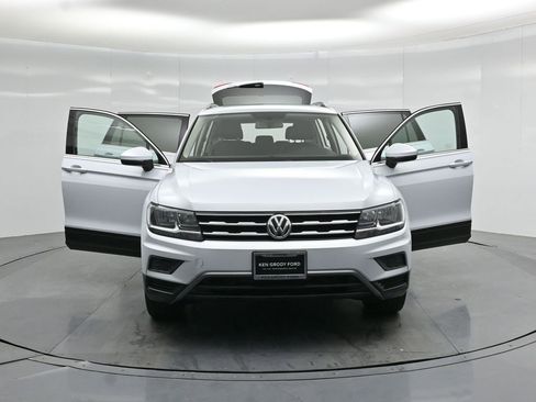 Used 2019 Volkswagen Tiguan SE w/ Panoramic Sunroof Package FWD image 31