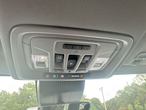 Used 2024 GMC Sierra 3500 Denali w/ Denali Reserve Package image 19