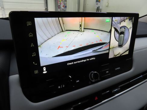 New 2025 Mitsubishi Outlander SE image 17