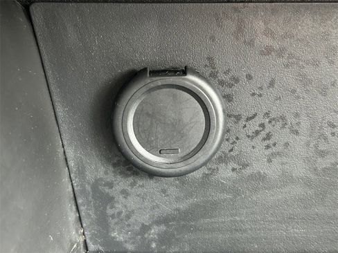 Used 2024 Nissan Pathfinder SV image 28