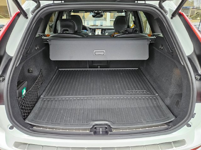 Certified 2024 Volvo XC60 T8 Polestar w/ Protection Package Premier AWD/4WD image 11