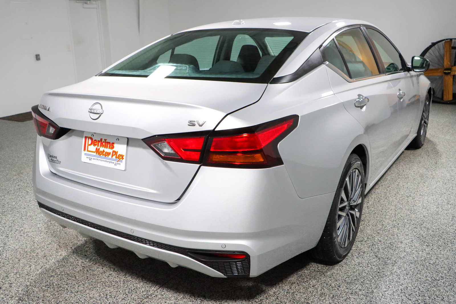Used 2024 Nissan Altima 2.5 SV FWD image 7