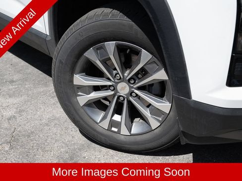 Used 2025 Chevrolet Equinox LT AWD/4WD image 8