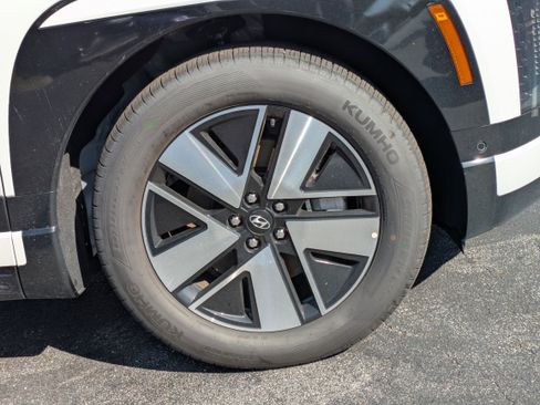 New 2026 Hyundai Ioniq 9 SEL image 11