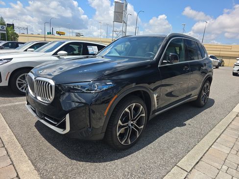 Certified 2026 BMW X5 xDrive40i w/ Premium Package AWD/4WD image 4