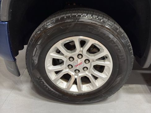 Used 2015 GMC Sierra 1500 SLE w/ All-Terrain Package AWD/4WD image 9