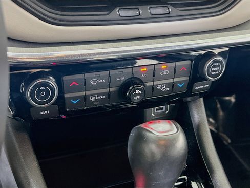 Used 2023 Jeep Compass Limited w/ Sun and Sound Group image 15