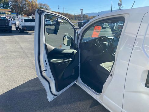 Used 2020 Nissan NV200 S image 7
