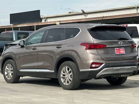Used 2019 Hyundai Santa Fe SE image 7