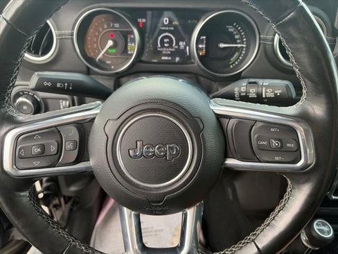 Used 2023 Jeep Wrangler Unlimited Sahara w/ Cold Weather Group AWD/4WD image 21