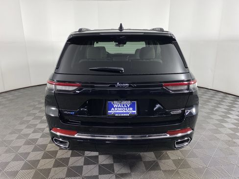 Used 2022 Jeep Grand Cherokee Overland w/ Luxury Tech Group IV image 10