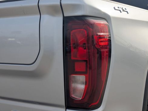 Used 2022 GMC Sierra 1500 Elevation w/ LPO, Elevation Black Package image 13