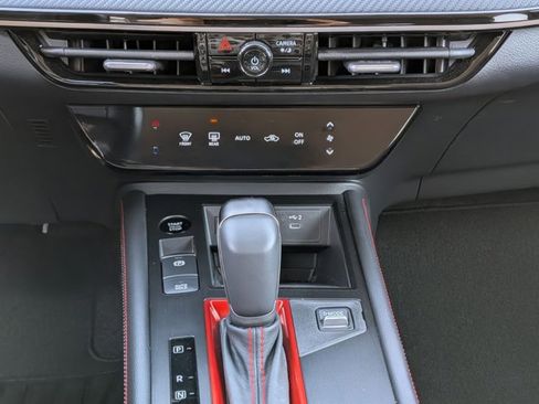 Certified 2025 Nissan Kicks SR image 23