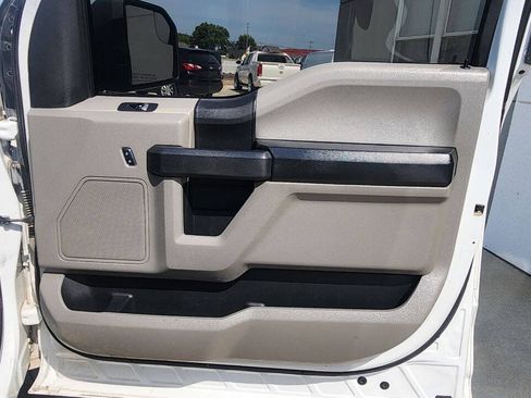 Used 2017 Ford F150 XL w/ Equipment Group 101A Mid AWD/4WD image 18