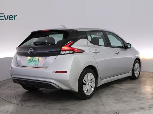Used 2025 Nissan Leaf S FWD image 3