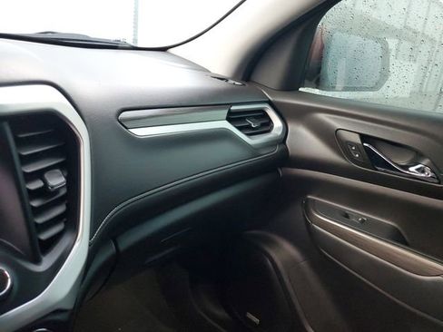 Used 2023 GMC Acadia SLT image 25