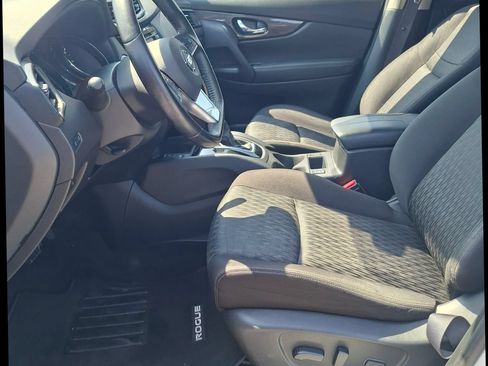 Used 2019 Nissan Rogue SV w/ Premium Package AWD/4WD image 7