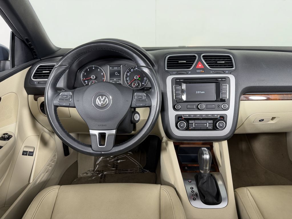Used 2012 Volkswagen Eos Lux FWD image 29