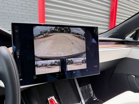 Used 2023 Tesla Model S AWD/4WD image 30